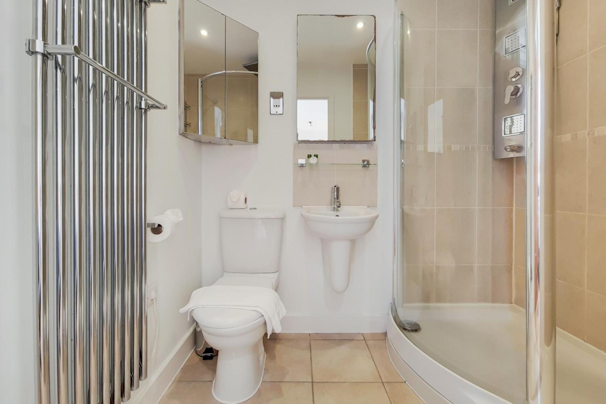 Deluxe Two Bed Apartment With River & City View Londres Exterior foto